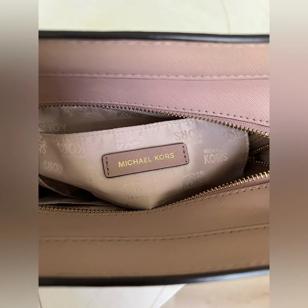Michael Kors Dillion Bag Pastel Pink - Picture 8 of 8